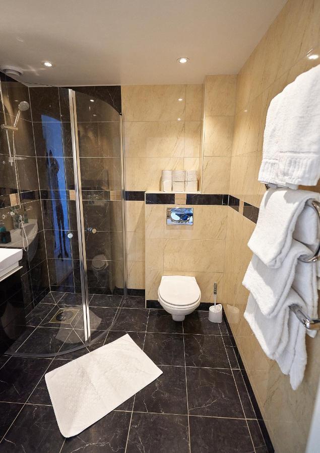 Staylong Hotell Täby Zewnętrze zdjęcie